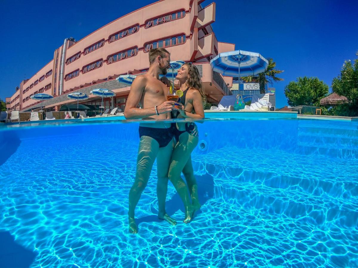 Onda Hotel Silvi Marina Exterior photo