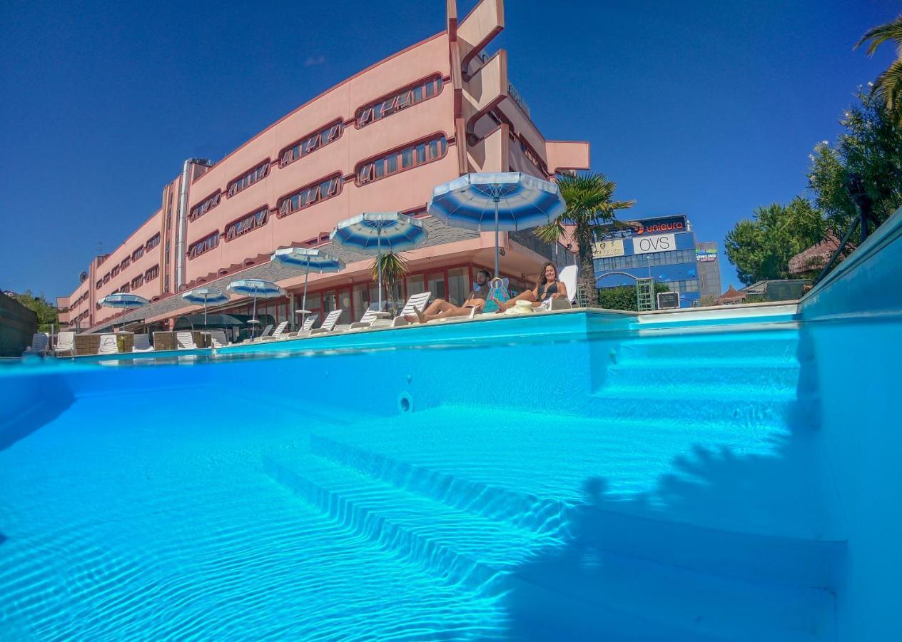 Onda Hotel Silvi Marina Exterior photo